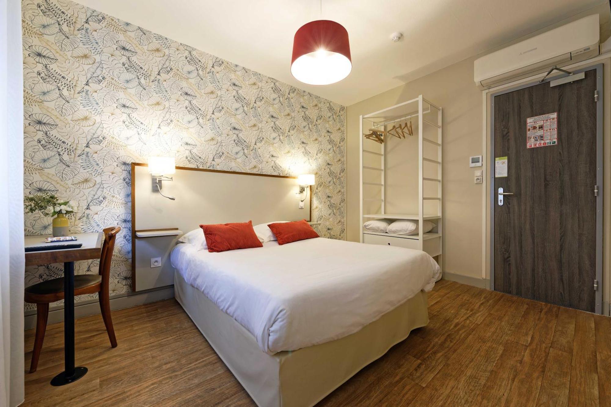 Contact Hotel Du Commerce Et Son Restaurant Cote A Cote Autun ห้อง รูปภาพ