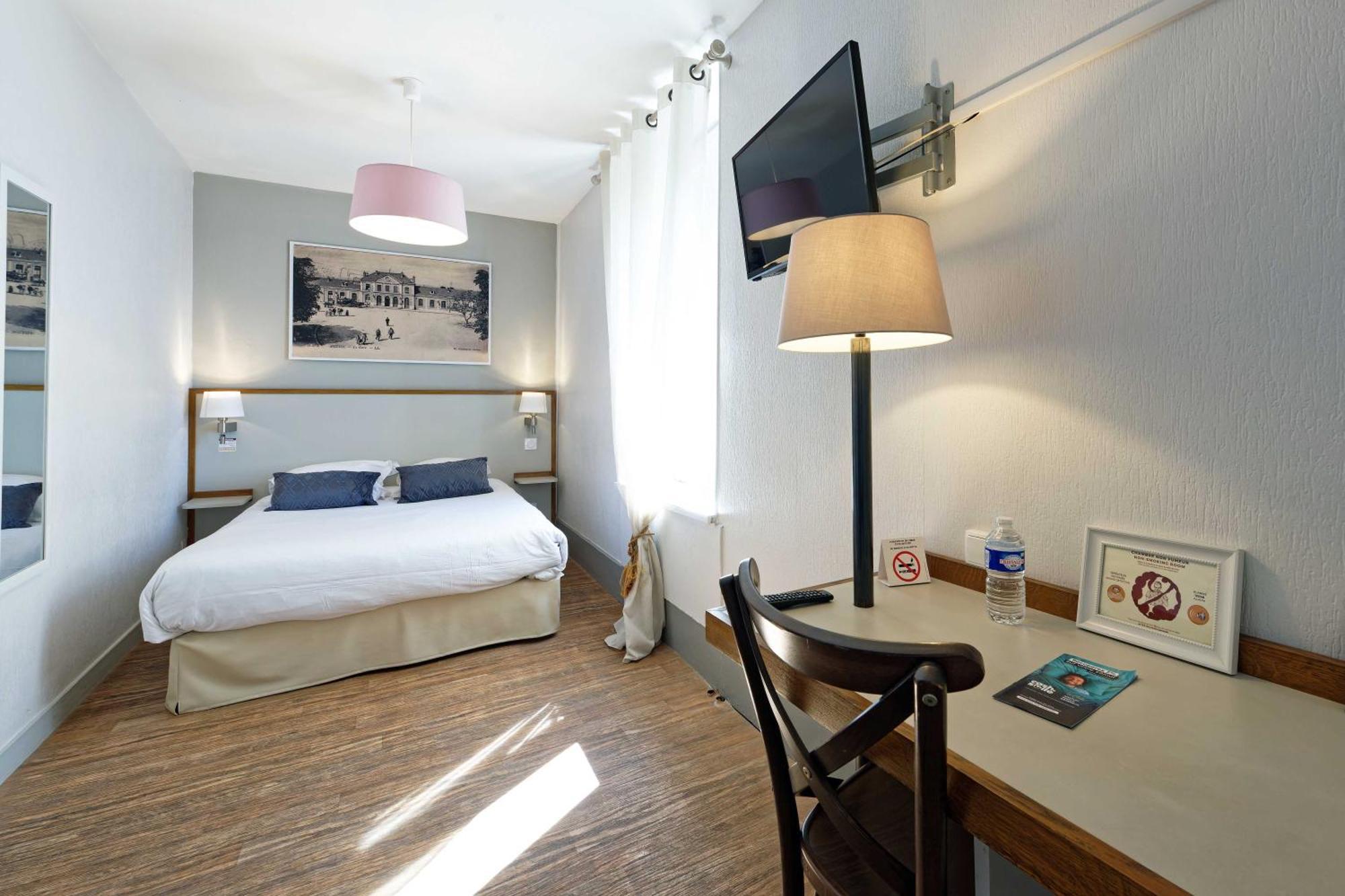 Contact Hotel Du Commerce Et Son Restaurant Cote A Cote Autun ห้อง รูปภาพ