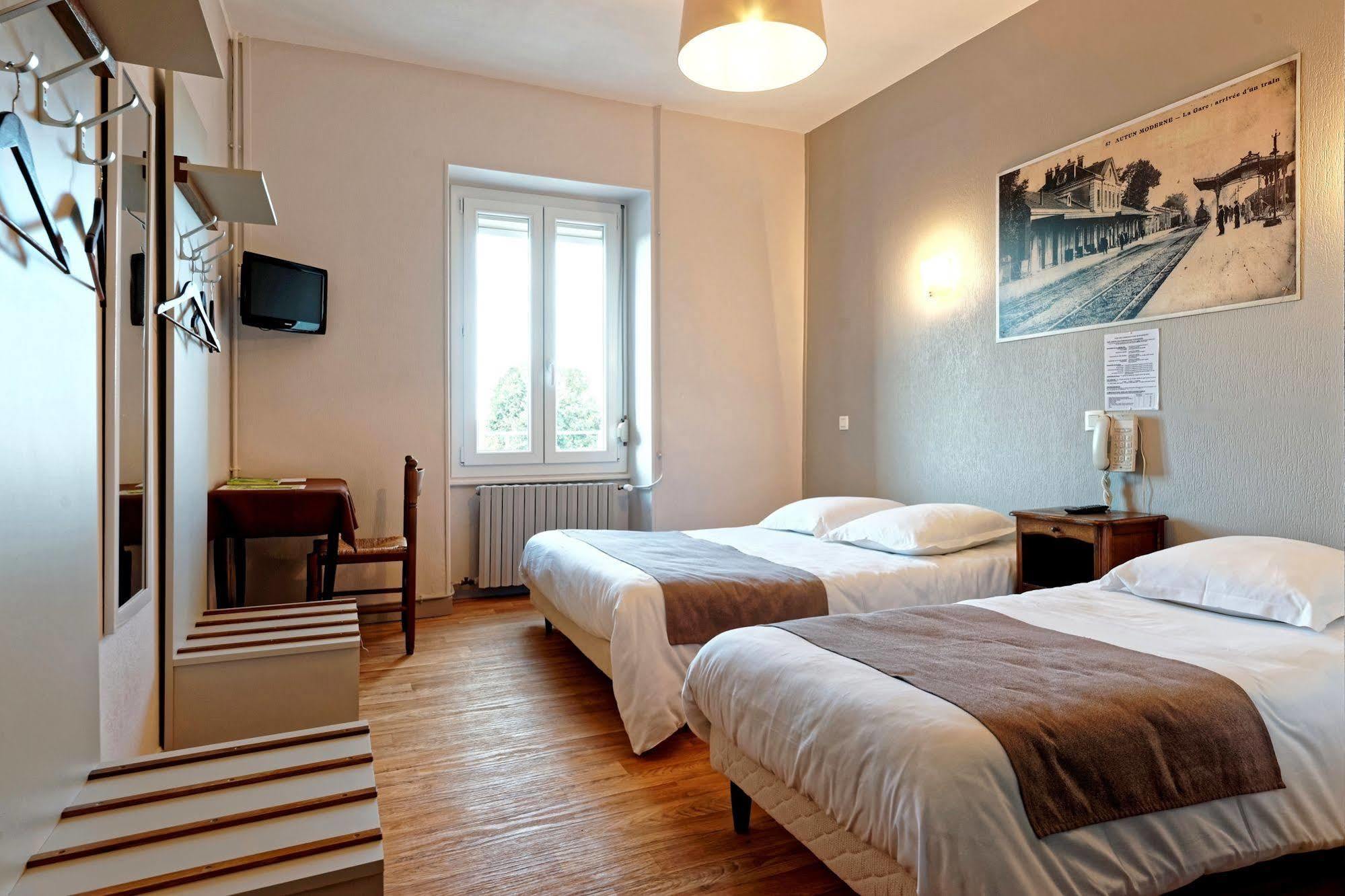 Contact Hotel Du Commerce Et Son Restaurant Cote A Cote Autun ภายนอก รูปภาพ